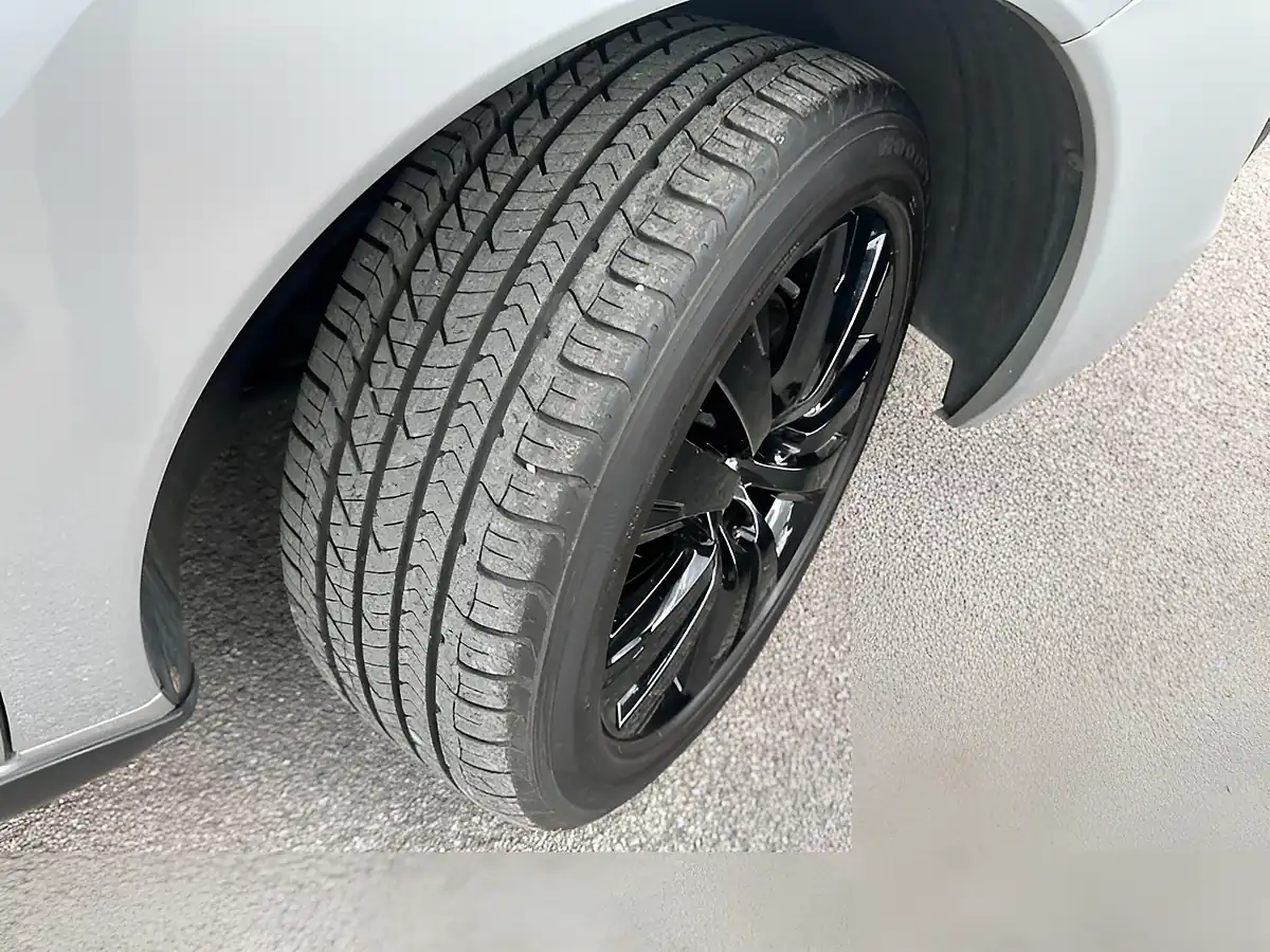 Used 2014 Peugeot 3008 Active Silver - Interior and Exterior details 14