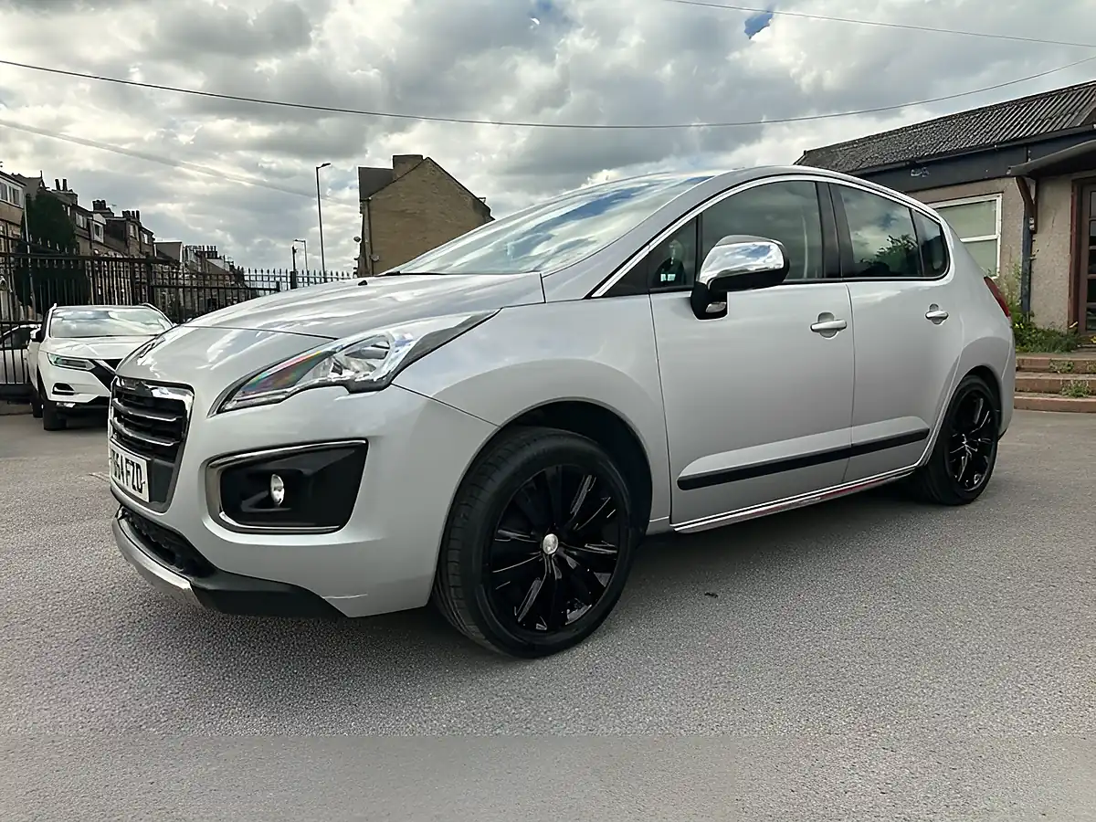 Used 2014 Peugeot 3008 Active Silver - Interior and Exterior details 5