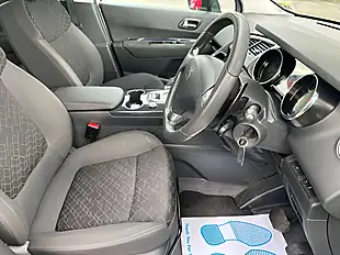 Used 2014 Peugeot 3008 Active Silver - Interior and Exterior details 6