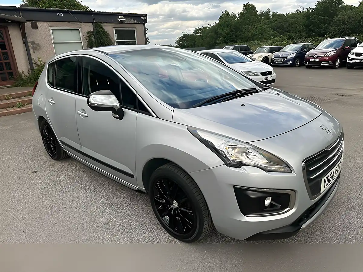 Used 2014 Peugeot 3008 Active Silver - Interior and Exterior details 8