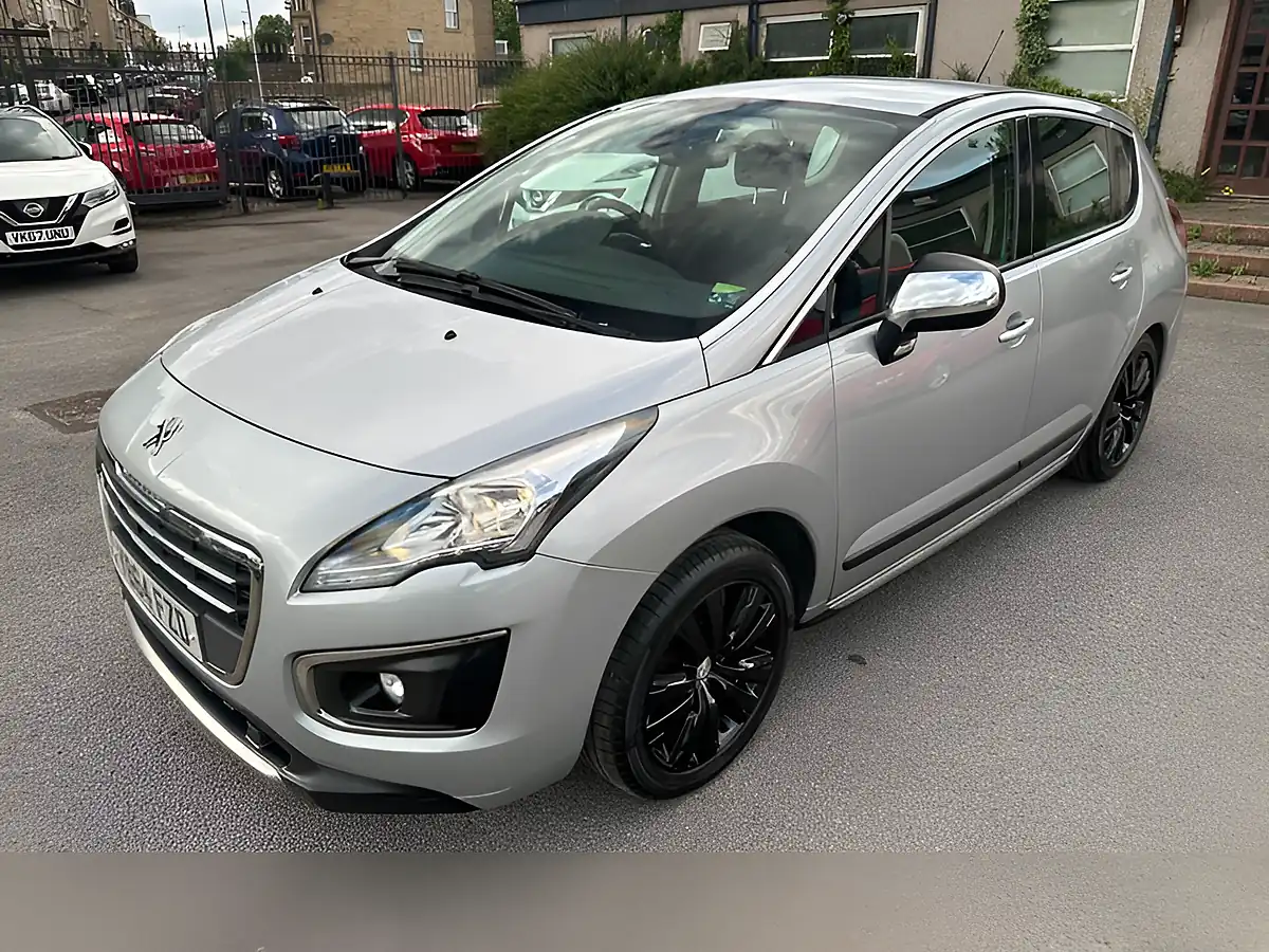 Used 2014 Peugeot 3008 Active Silver - Interior and Exterior details 9