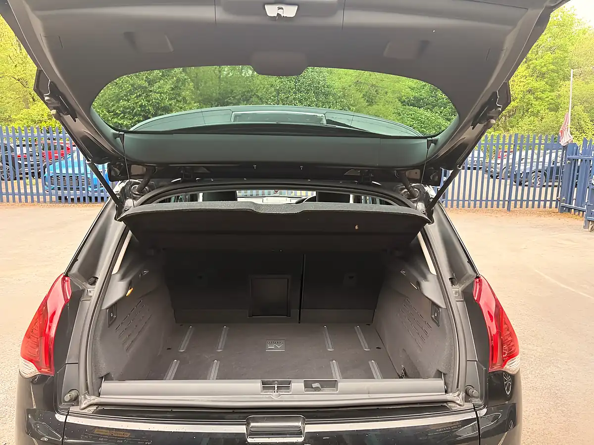 Used 2014 Peugeot 3008 Allure Black - Interior and Exterior details 11