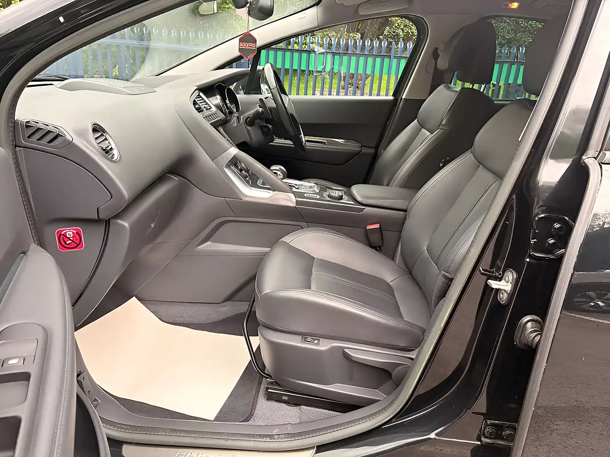 Used 2014 Peugeot 3008 Allure Black - Interior and Exterior details 13