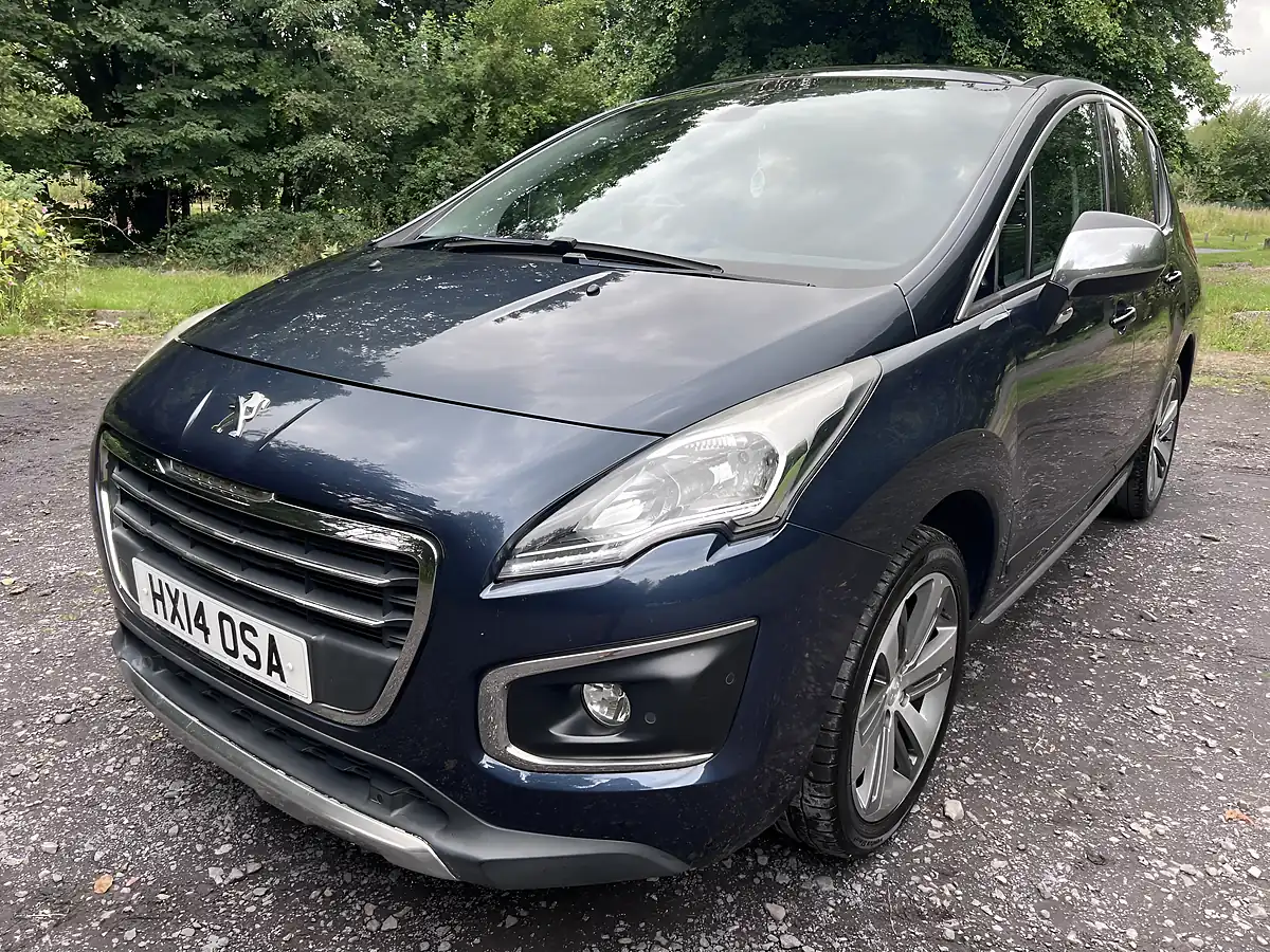 Used 2014 Peugeot 3008 Allure Blue - Front View