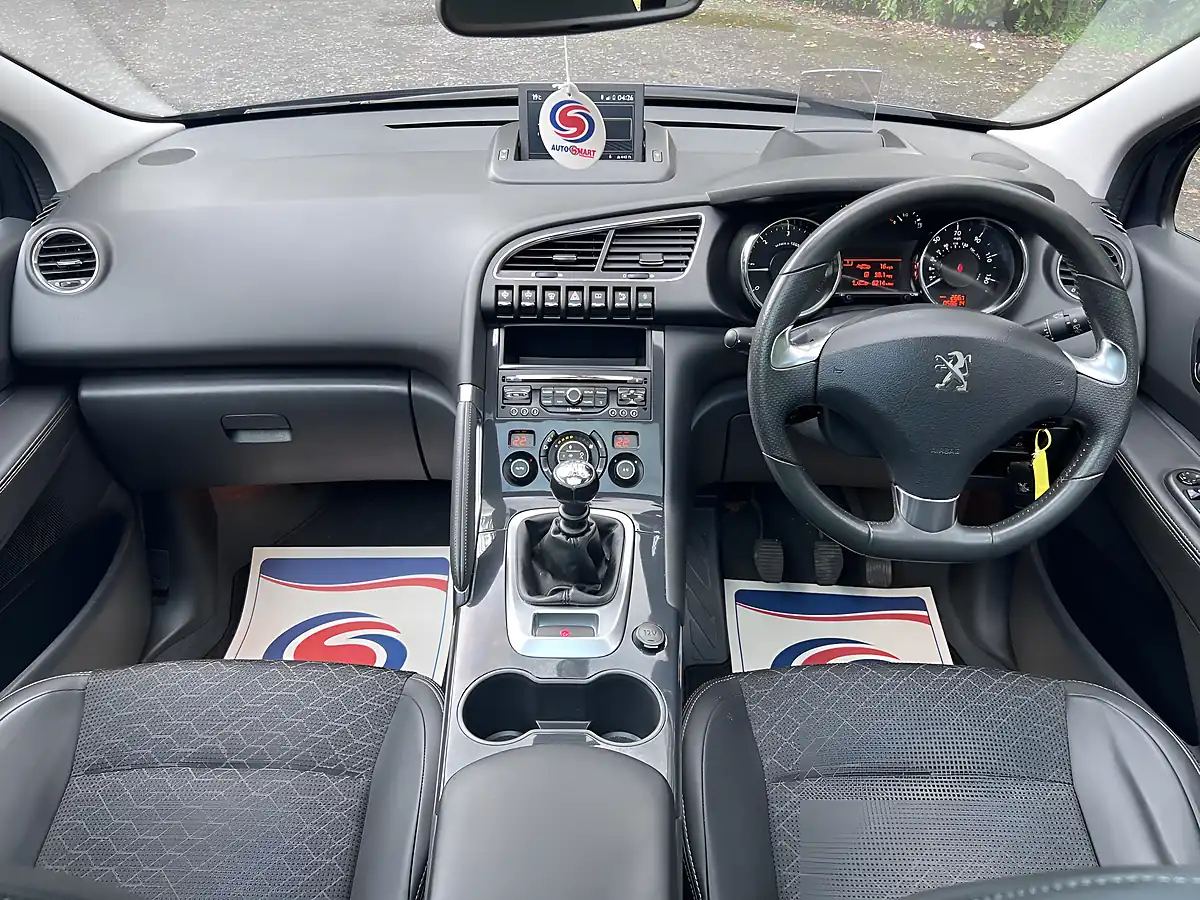 Used 2014 Peugeot 3008 Allure Blue - Interior and Exterior details 11