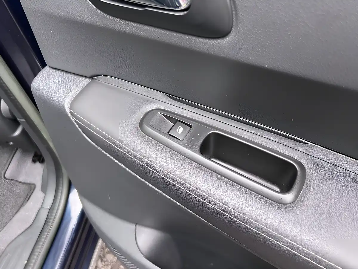 Used 2014 Peugeot 3008 Allure Blue - Interior and Exterior details 17