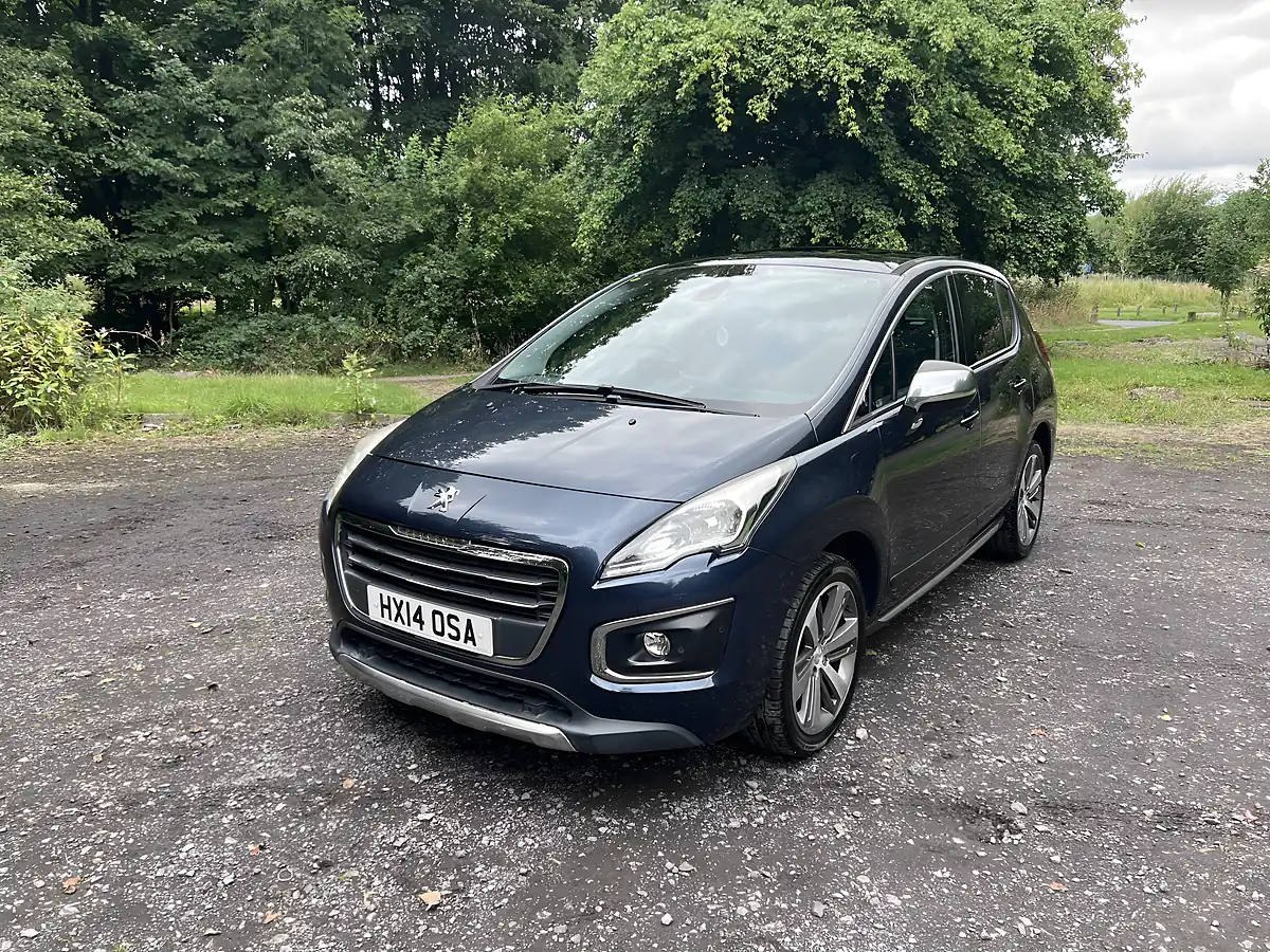 Used 2014 Peugeot 3008 Allure Blue - Interior and Exterior details 2
