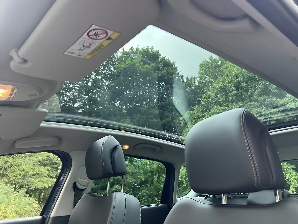 Used 2014 Peugeot 3008 Allure Blue - Interior and Exterior details 20