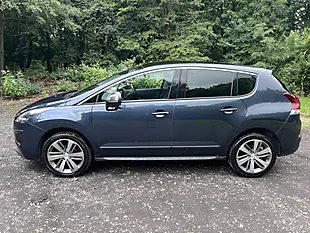 Used 2014 Peugeot 3008 Allure Blue - Interior and Exterior details 3