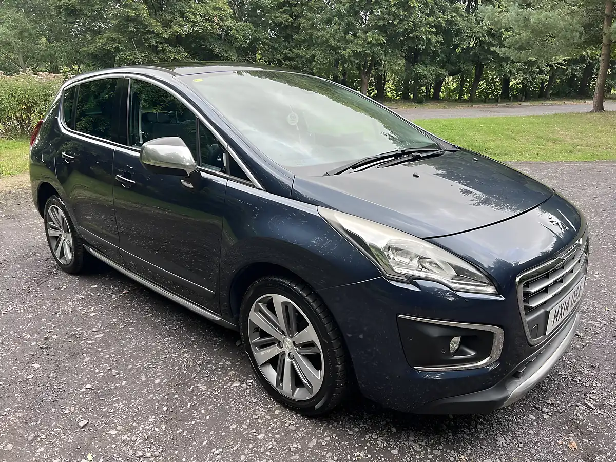 Used 2014 Peugeot 3008 Allure Blue - Interior and Exterior details 8