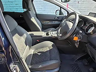 Used 2014 Peugeot 3008 Allure Blue - Interior and Exterior details 13