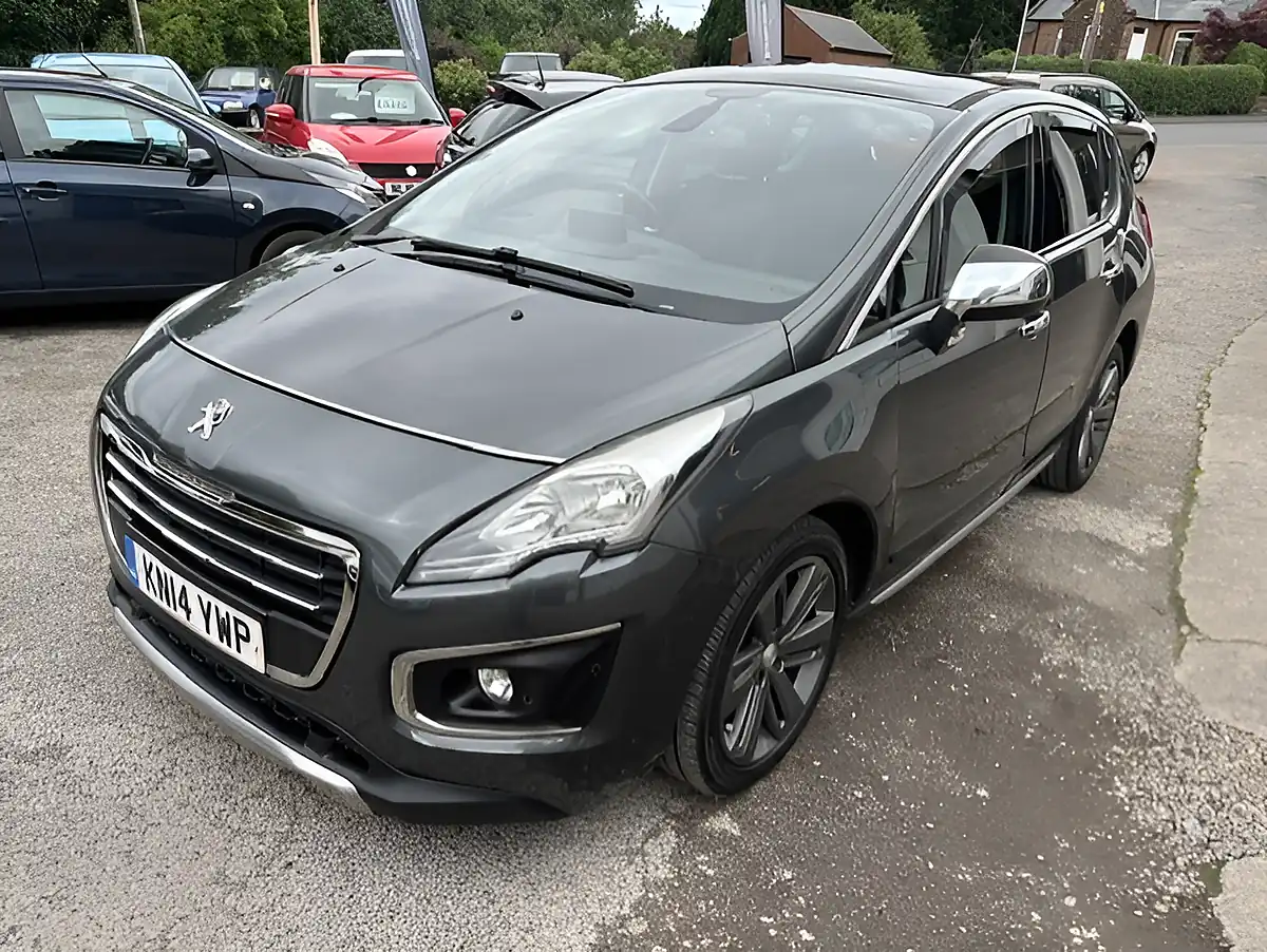 Used 2014 Peugeot 3008 Allure Grey - Front View