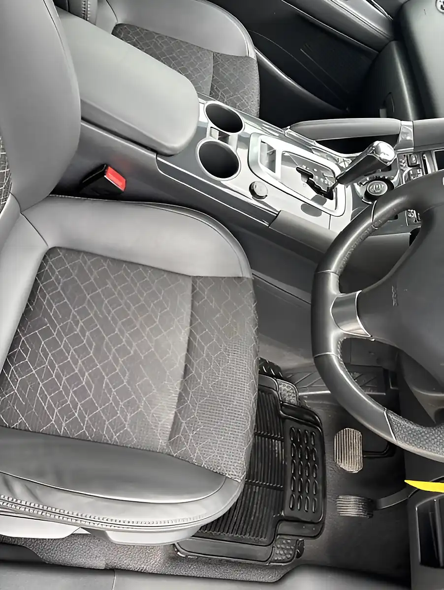 Used 2014 Peugeot 3008 Allure Grey - Interior and Exterior details 9