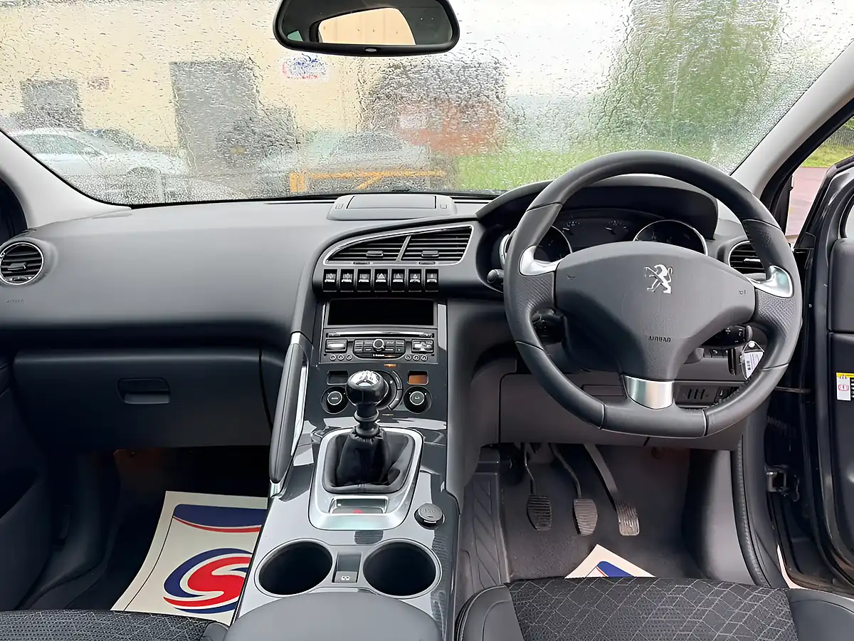 Used 2014 Peugeot 3008 Allure Grey - Interior and Exterior details 13