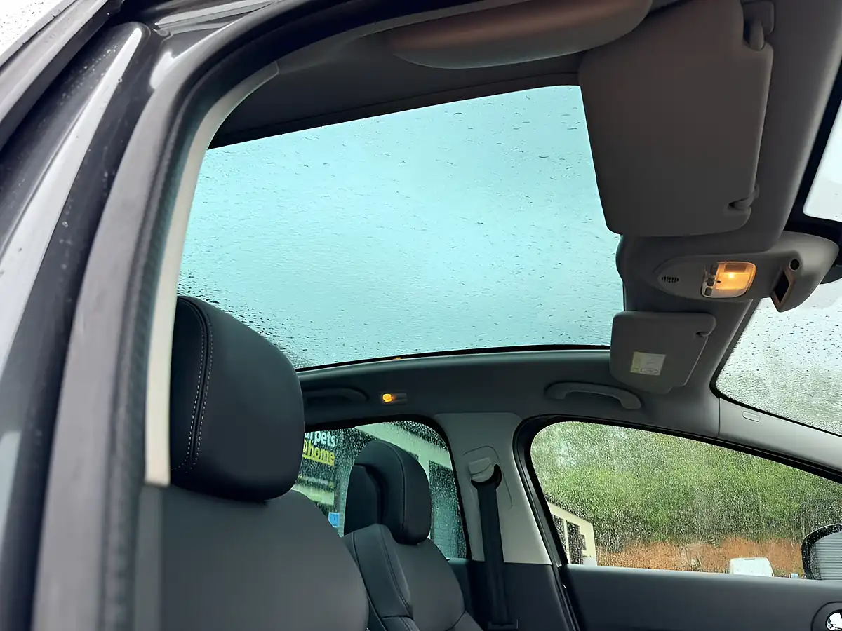 Used 2014 Peugeot 3008 Allure Grey - Interior and Exterior details 15