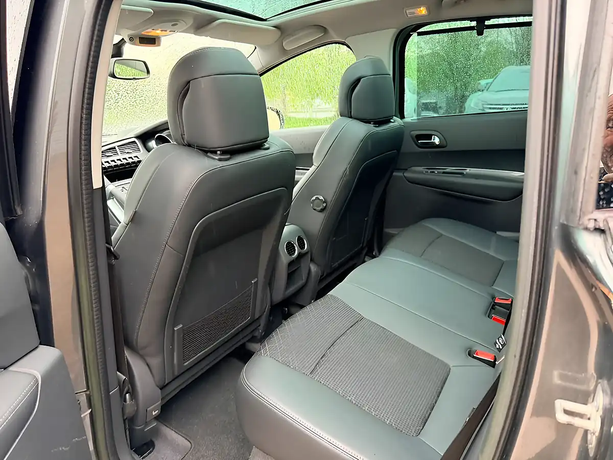 Used 2014 Peugeot 3008 Allure Grey - Interior and Exterior details 20