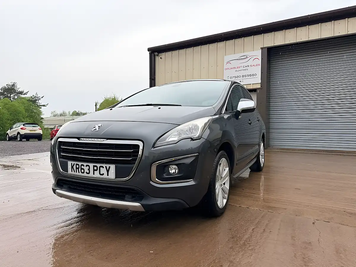 Used 2014 Peugeot 3008 Allure Grey - Interior and Exterior details 3