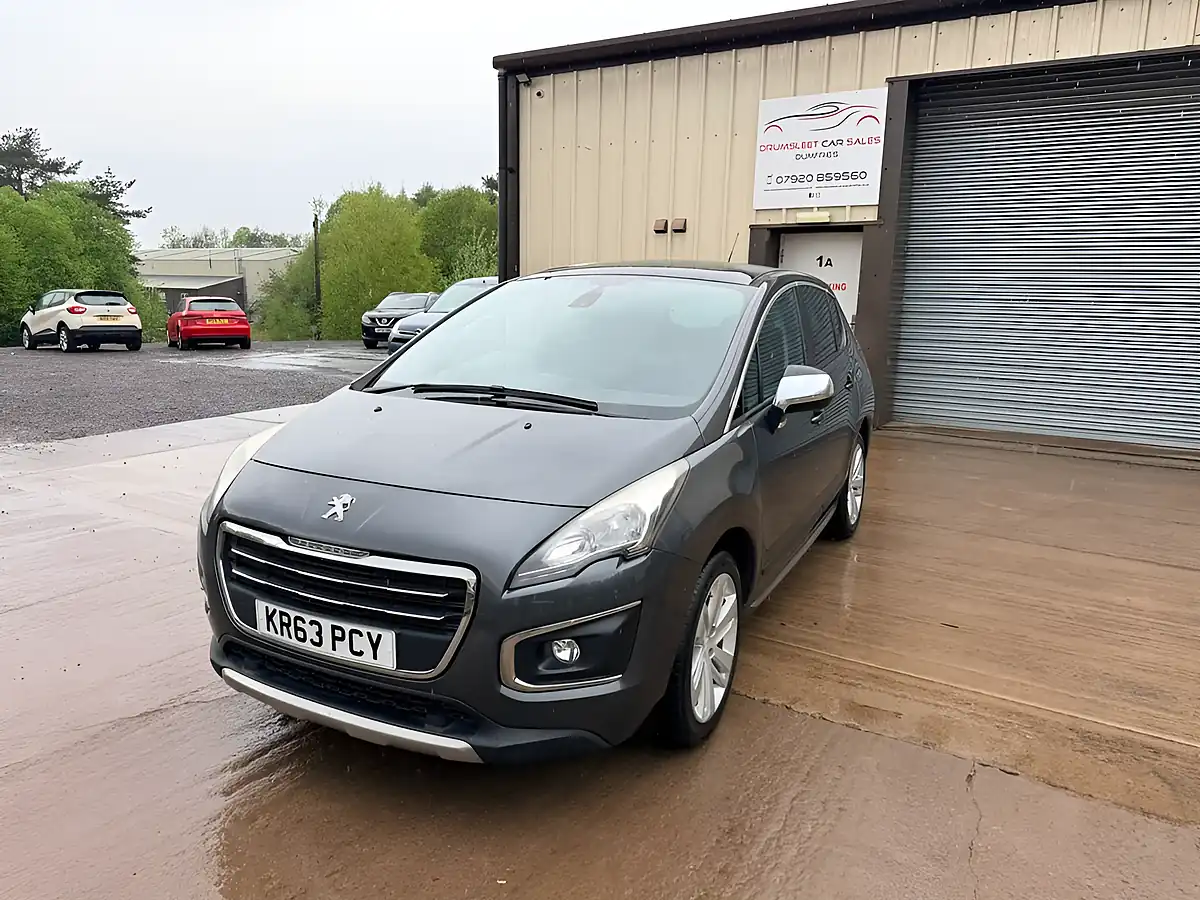Used 2014 Peugeot 3008 Allure Grey - Interior and Exterior details 4