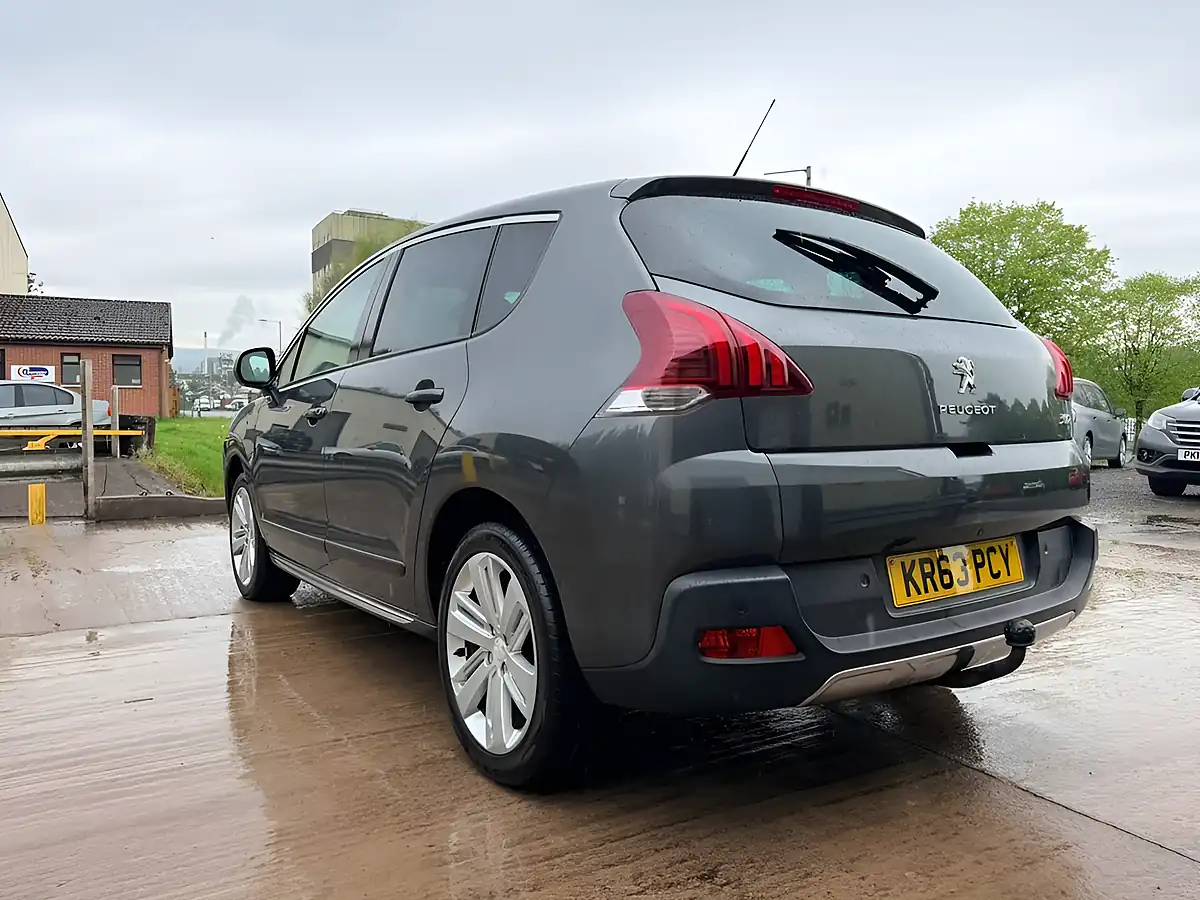 Used 2014 Peugeot 3008 Allure Grey - Interior and Exterior details 5
