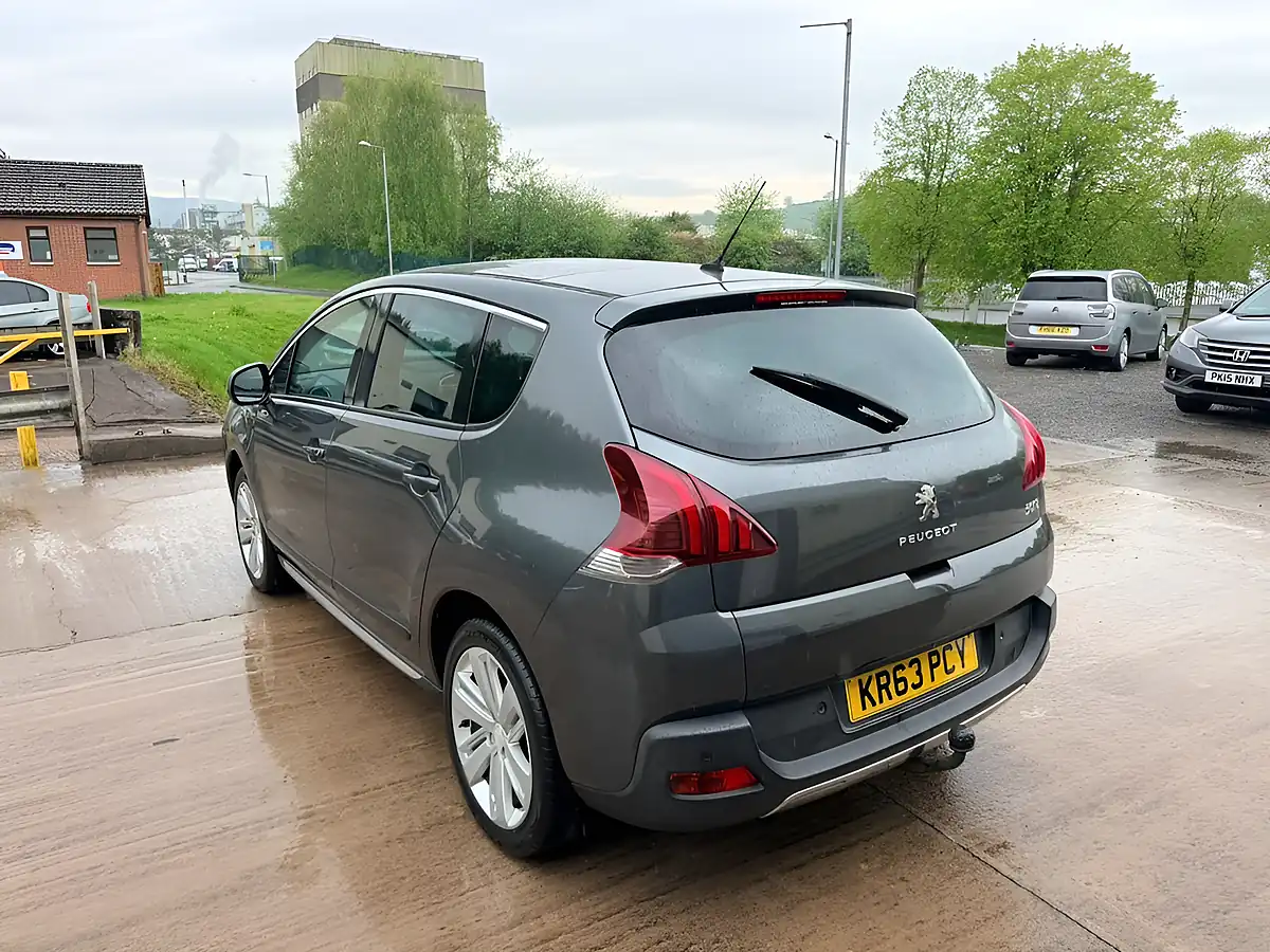 Used 2014 Peugeot 3008 Allure Grey - Interior and Exterior details 6