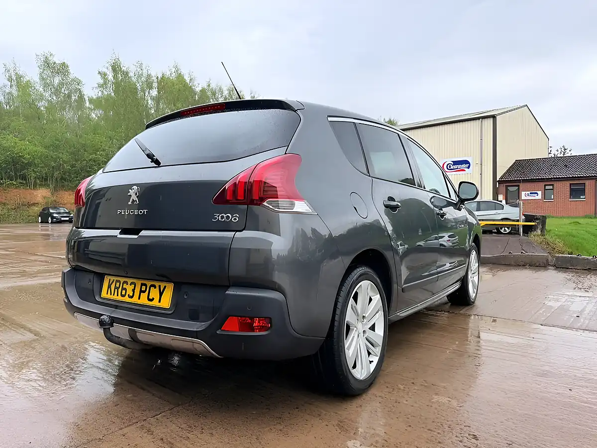 Used 2014 Peugeot 3008 Allure Grey - Interior and Exterior details 8