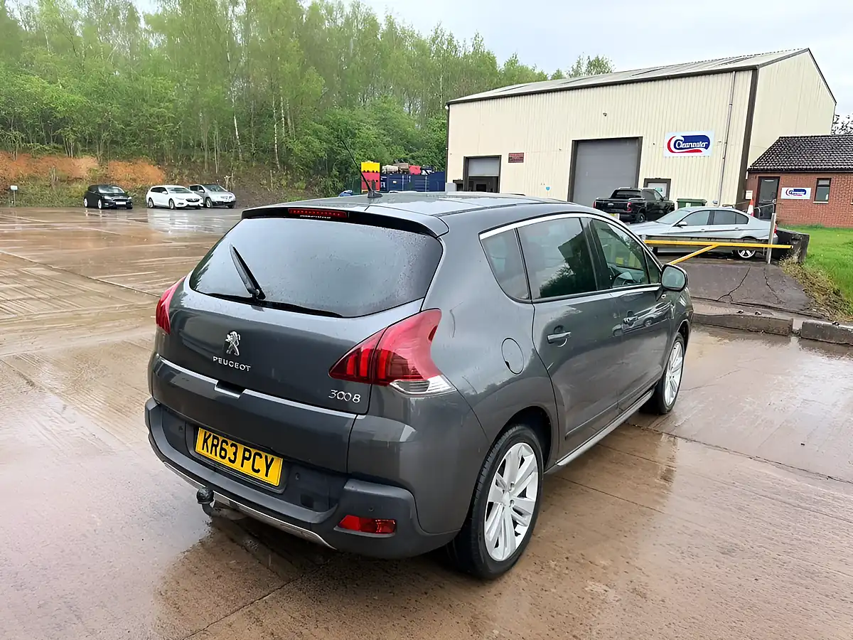 Used 2014 Peugeot 3008 Allure Grey - Interior and Exterior details 9