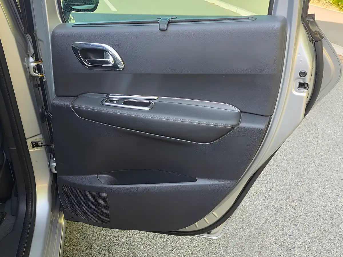 Used 2014 Peugeot 3008 Allure Silver - Interior and Exterior details 12