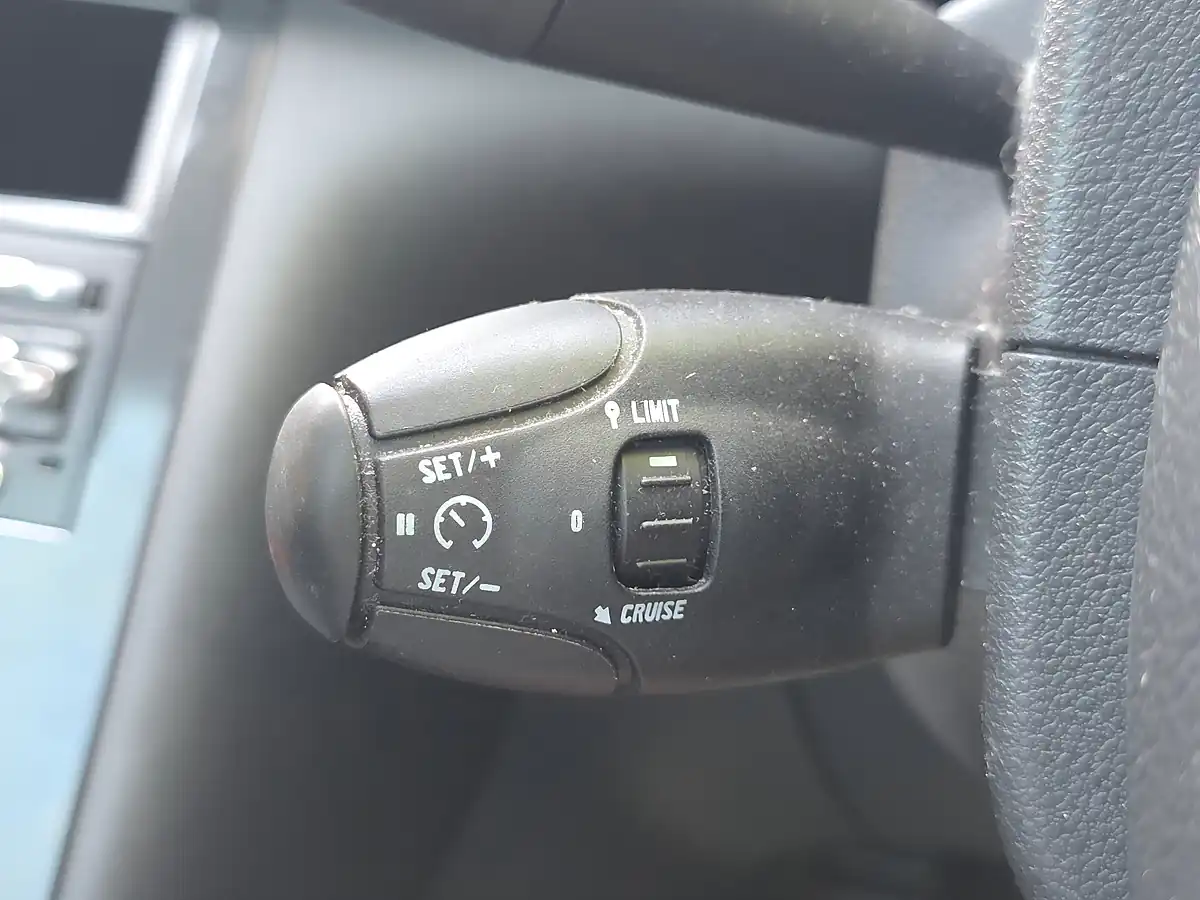 Used 2014 Peugeot 3008 Allure Silver - Interior and Exterior details 16