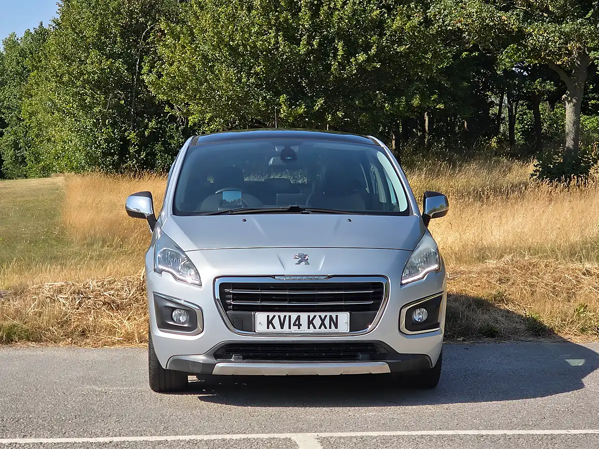 Used 2014 Peugeot 3008 Allure Silver - Interior and Exterior details 2