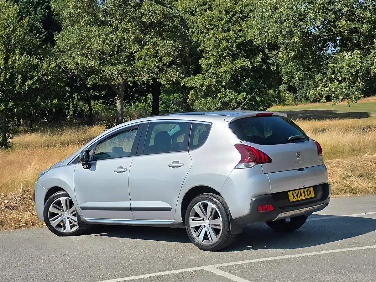 Used 2014 Peugeot 3008 Allure Silver - Interior and Exterior details 5