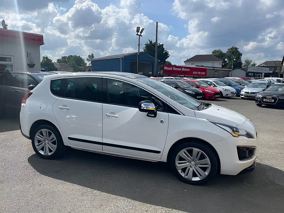 Used 2014 Peugeot 3008 Crossway White - Interior and Exterior details 8