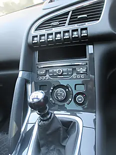Used 2014 Peugeot 3008 Red - Interior and Exterior details 11