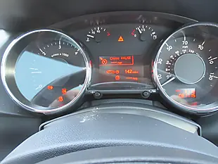 Used 2014 Peugeot 3008 Red - Interior and Exterior details 12