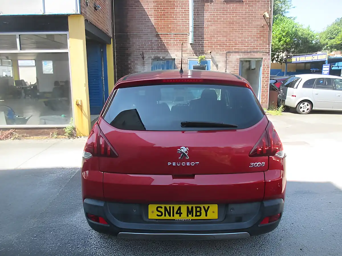 Used 2014 Peugeot 3008 Red - Interior and Exterior details 3