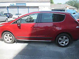 Used 2014 Peugeot 3008 Red - Interior and Exterior details 4