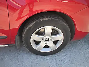 Used 2014 Peugeot 3008 Red - Interior and Exterior details 7