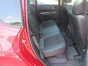 Used 2014 Peugeot 3008 Red - Interior and Exterior details 9