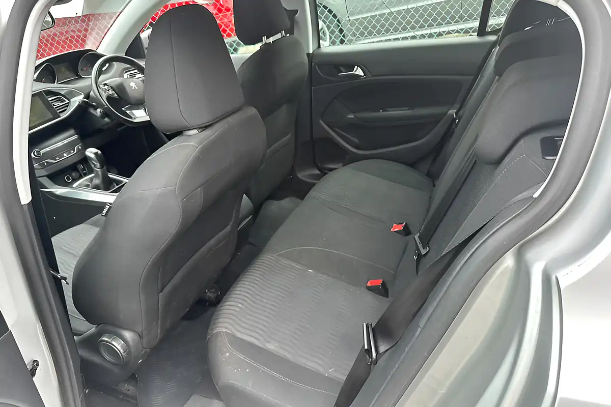 Used 2014 Peugeot 308 Active Silver - Interior and Exterior details 17