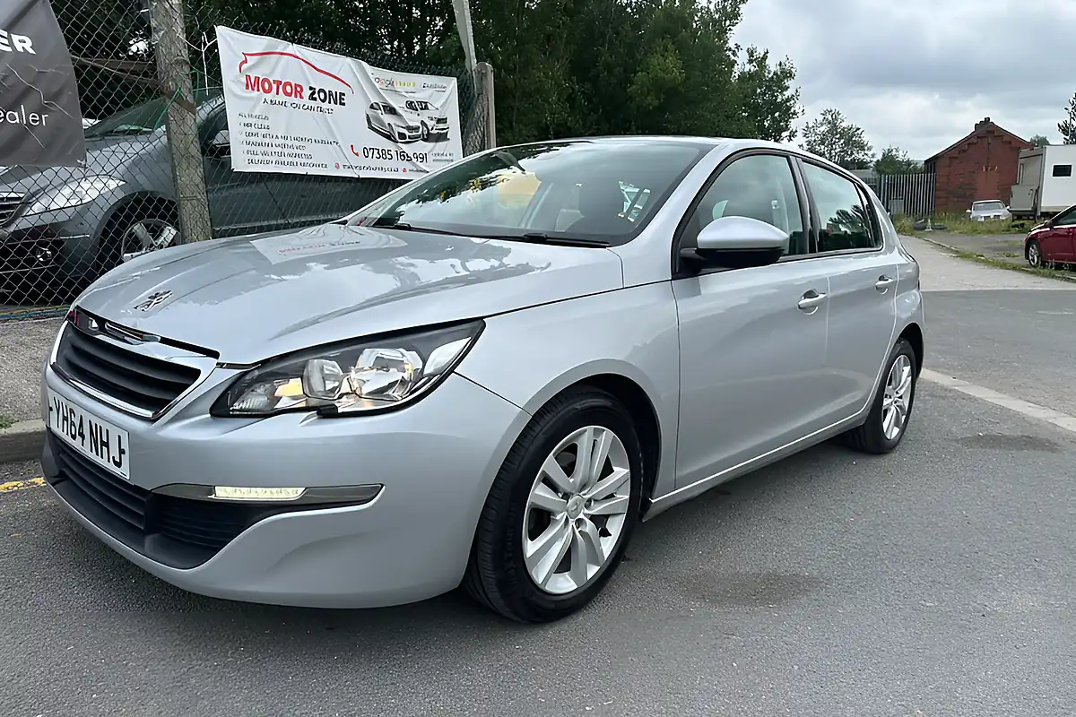 Used 2014 Peugeot 308 Active Silver - Interior and Exterior details 3