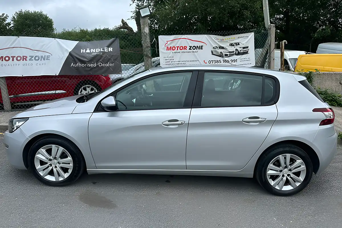 Used 2014 Peugeot 308 Active Silver - Interior and Exterior details 5