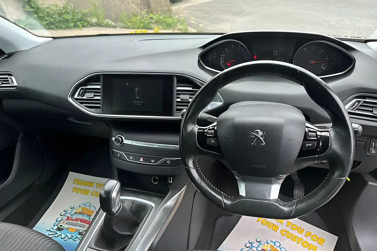 Used 2014 Peugeot 308 Active Silver - Interior and Exterior details 9