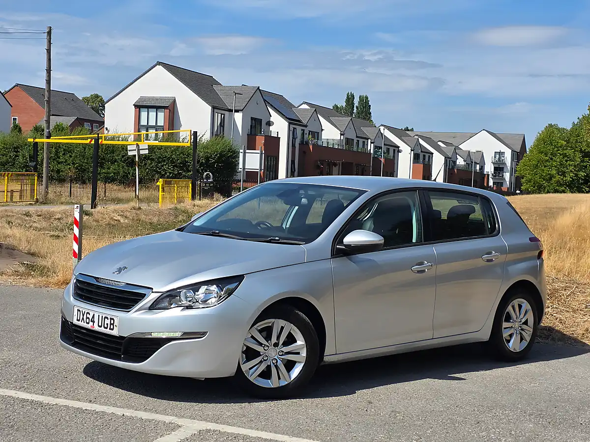 Used 2014 Peugeot 308 Active Silver - Interior and Exterior details 3