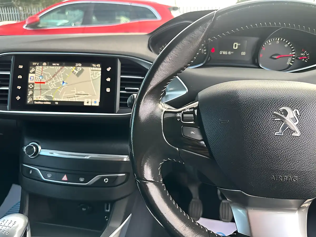 Used 2014 Peugeot 308 Active White - Interior and Exterior details 16