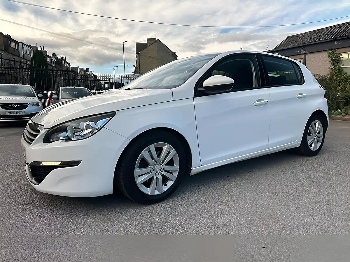 Used 2014 Peugeot 308 Active White - Interior and Exterior details 4