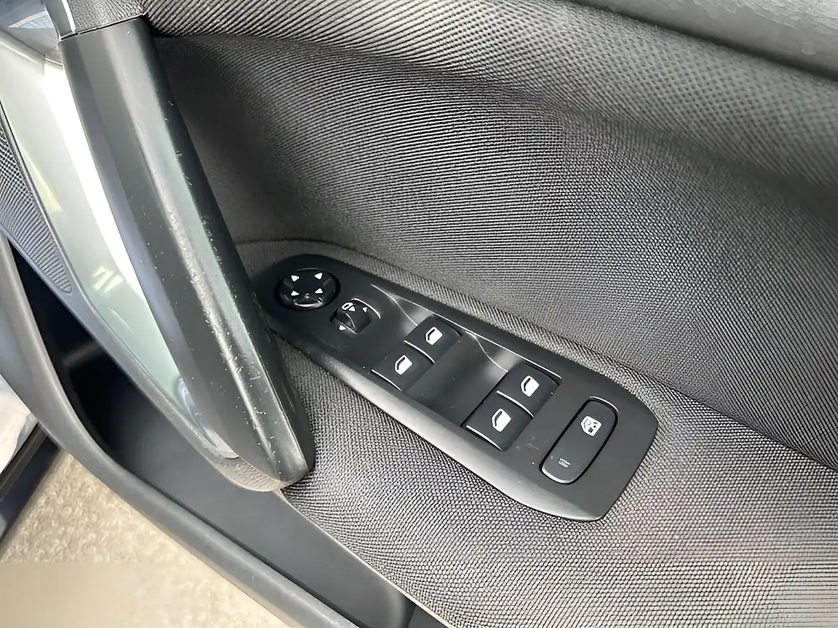 Used 2014 Peugeot 308 Allure Black - Interior and Exterior details 13
