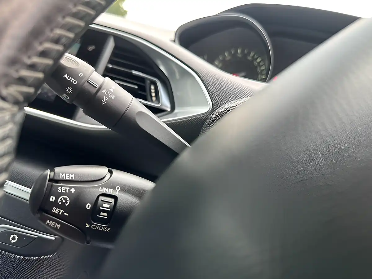 Used 2014 Peugeot 308 Allure Black - Interior and Exterior details 17