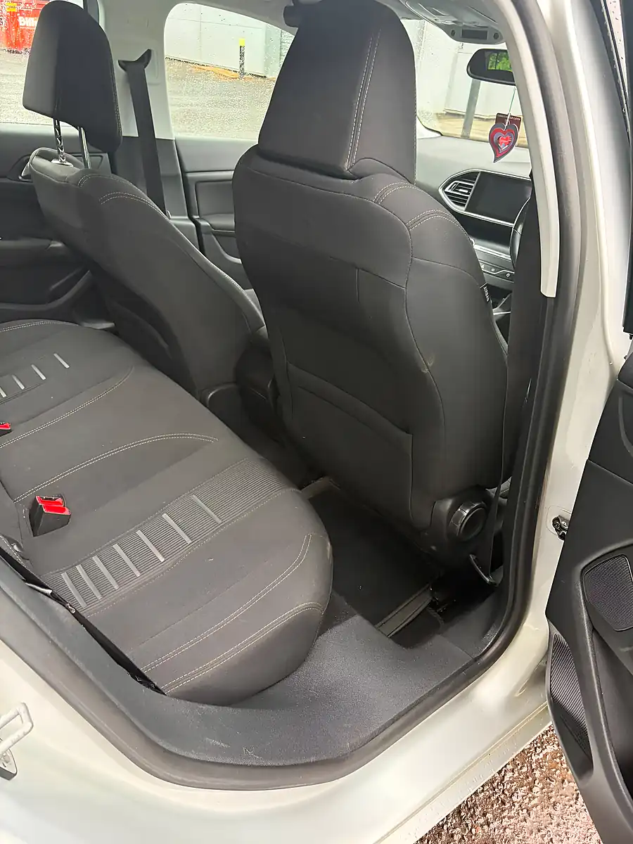 Used 2014 Peugeot 308 Allure Silver - Interior and Exterior details 10