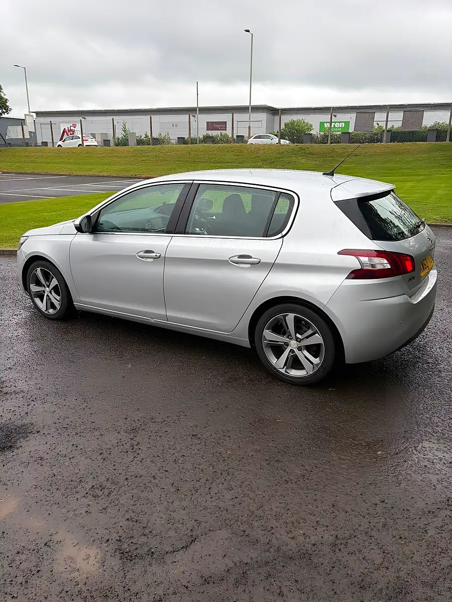 Used 2014 Peugeot 308 Allure Silver - Interior and Exterior details 3