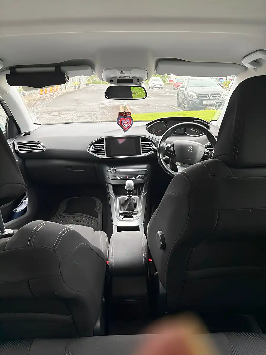 Used 2014 Peugeot 308 Allure Silver - Interior and Exterior details 6