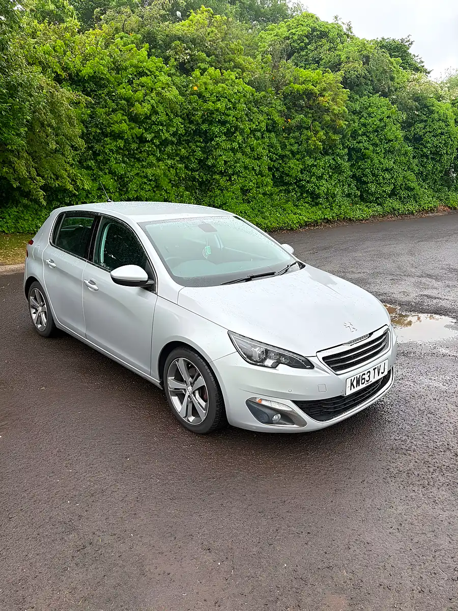 Used 2014 Peugeot 308 Allure Silver - Interior and Exterior details 9
